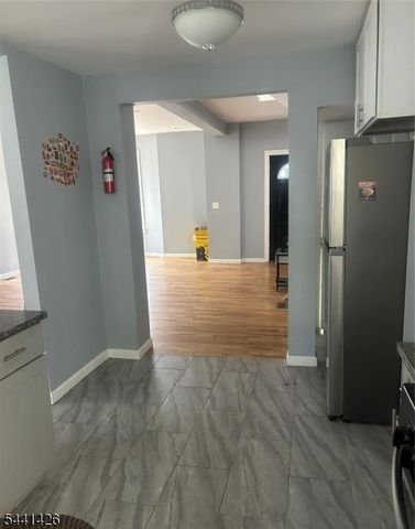 27 Richelieu Ter, Newark City, NJ 07106