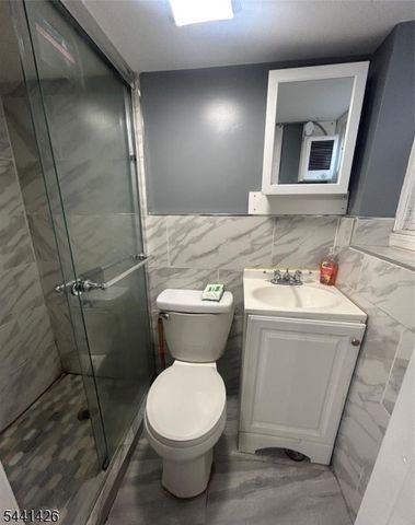 27 Richelieu Ter, Newark City, NJ 07106