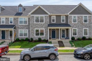 427 SPRINGWOOD DR, Lebanon, PA 17042