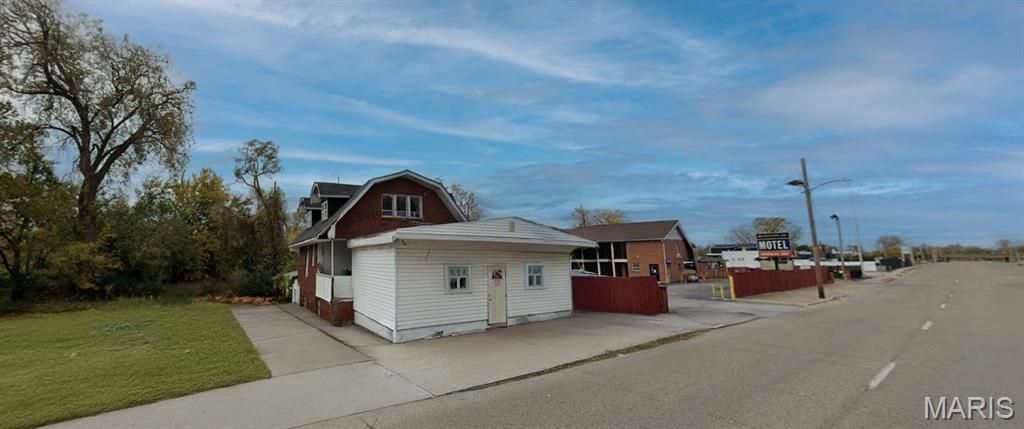 6814 State Street, East St Louis, IL 62203