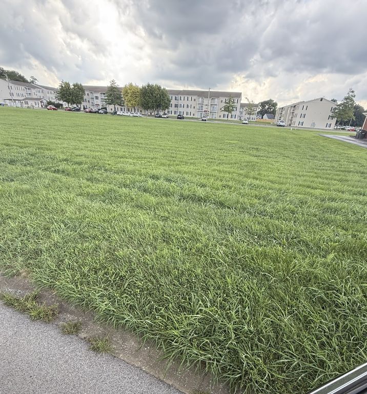 171 Hammond Dr, Hopkinsville, KY 42240