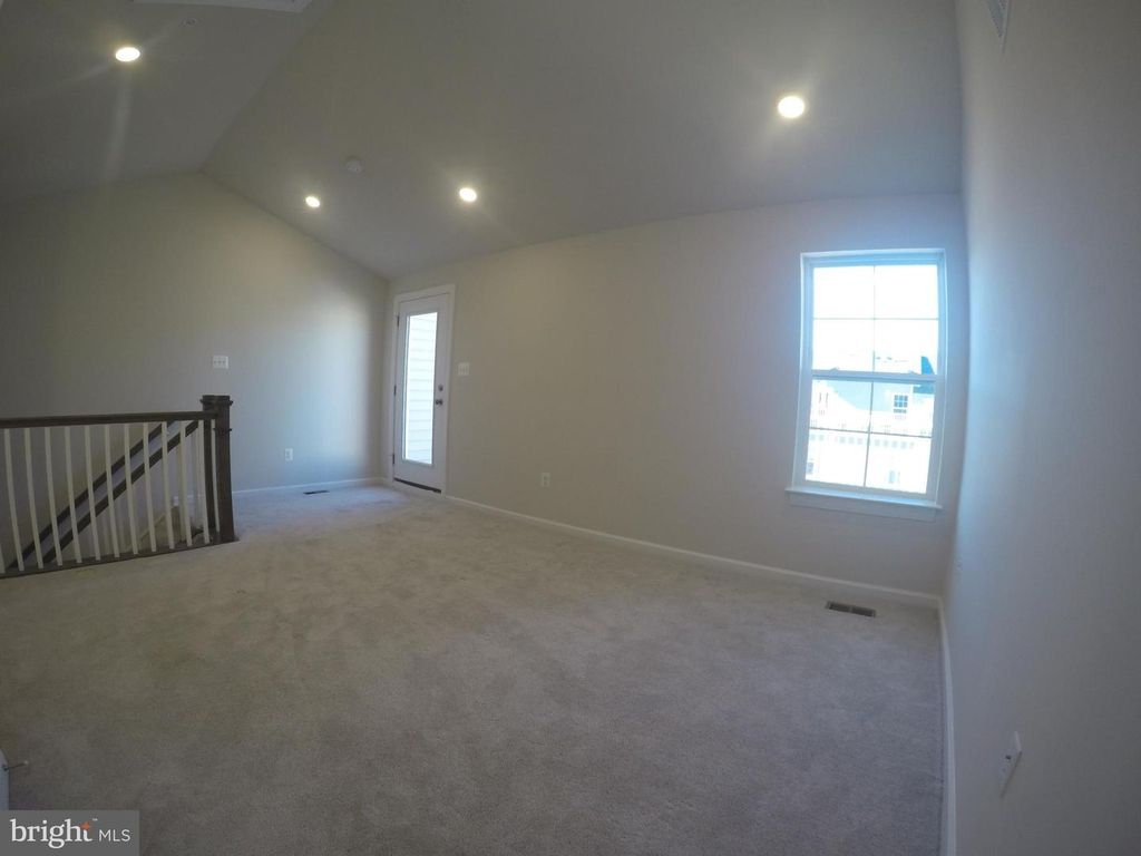 117 FLOWER CENTER LN, Gaithersburg, MD 20878