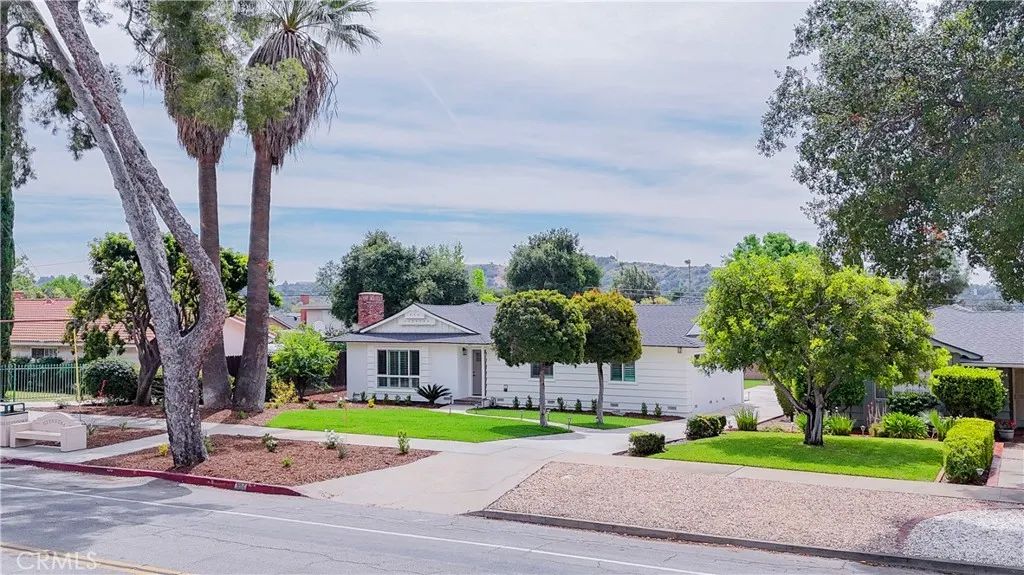 662 E Foothill, Glendora, CA 91741