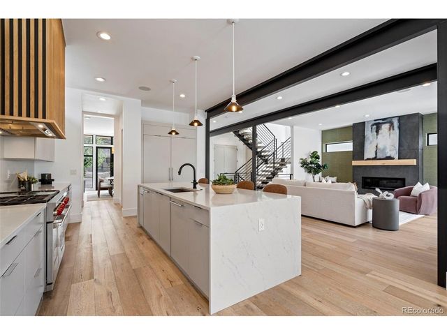 959 S Vine St, Denver, CO 80209