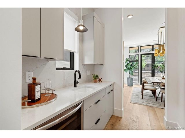 959 S Vine St, Denver, CO 80209