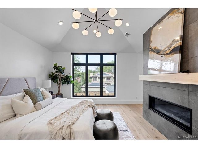 959 S Vine St, Denver, CO 80209
