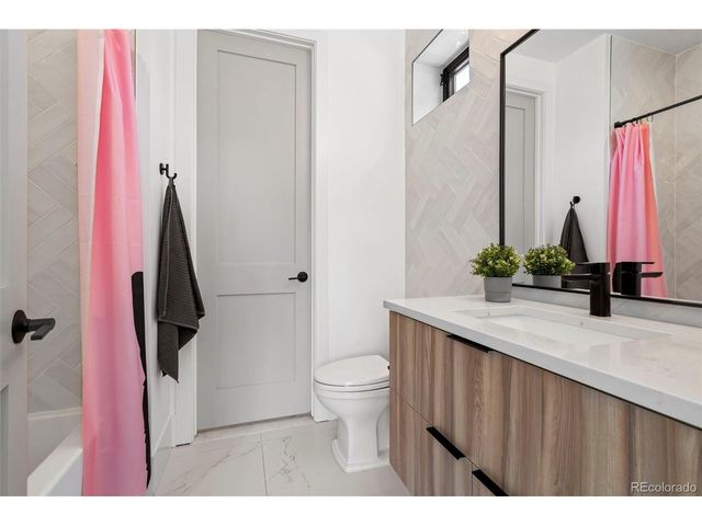959 S Vine St, Denver, CO 80209
