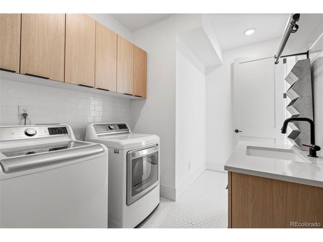 959 S Vine St, Denver, CO 80209