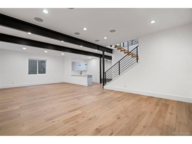 959 S Vine St, Denver, CO 80209