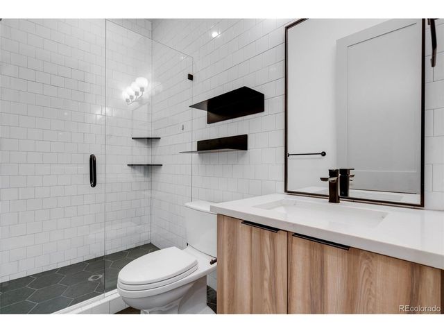 959 S Vine St, Denver, CO 80209