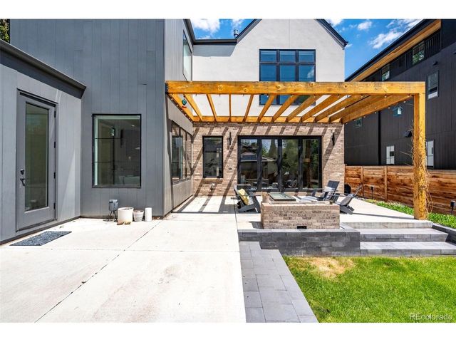 959 S Vine St, Denver, CO 80209