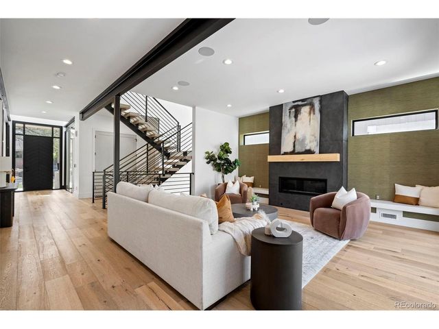 959 S Vine St, Denver, CO 80209