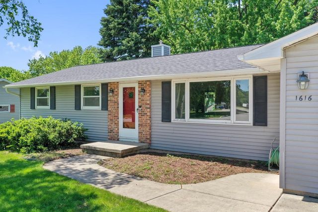 1616 GUNS STREET, Green Bay, WI 54311