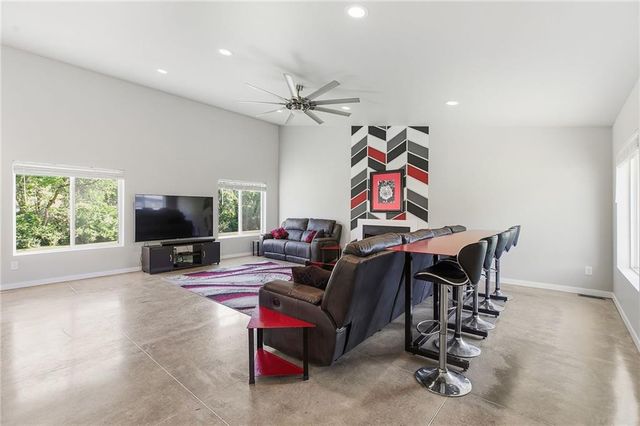 15 NE Johnson Street, Lee's Summit, MO 64063