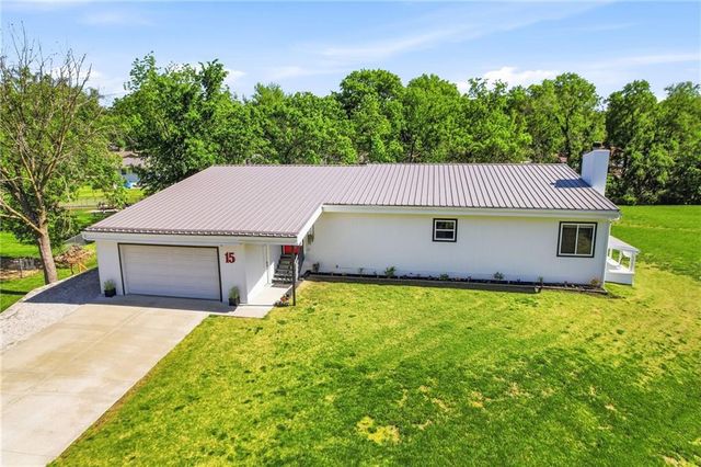 15 NE Johnson Street, Lee's Summit, MO 64063