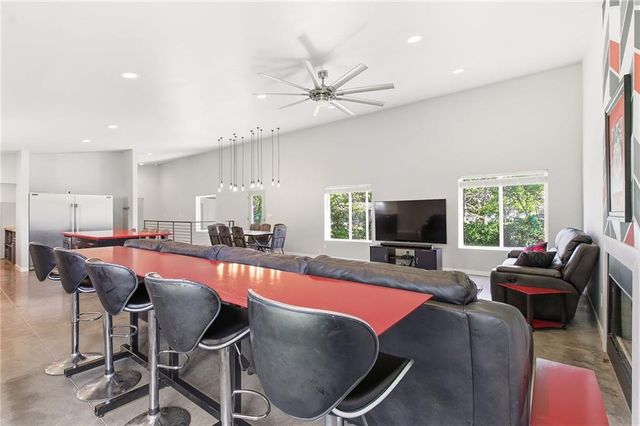 15 NE Johnson Street, Lee's Summit, MO 64063