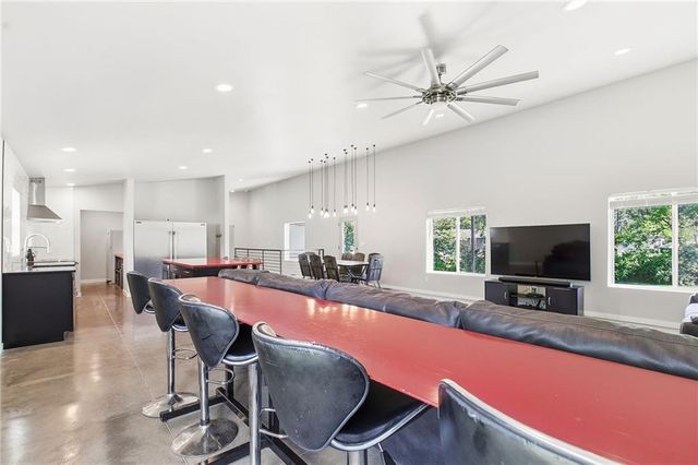 15 NE Johnson Street, Lee's Summit, MO 64063