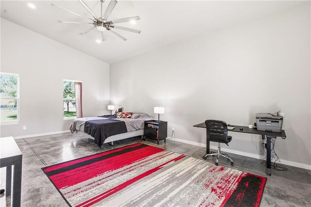 15 NE Johnson Street, Lee's Summit, MO 64063