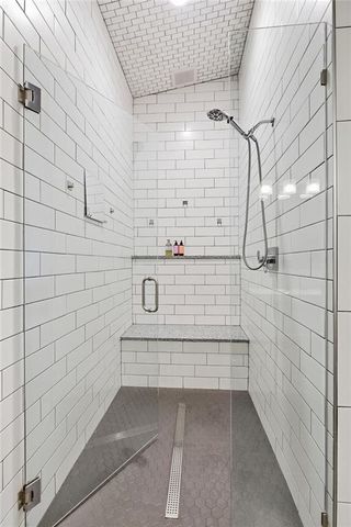 15 NE Johnson Street, Lee's Summit, MO 64063
