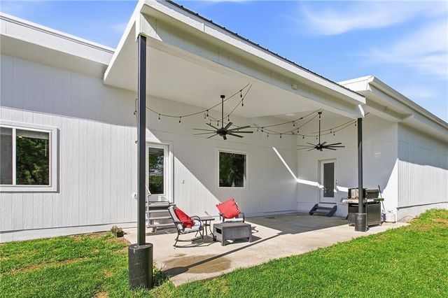 15 NE Johnson Street, Lee's Summit, MO 64063