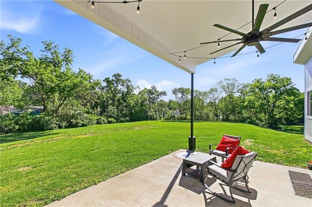 15 NE Johnson Street, Lee's Summit, MO 64063