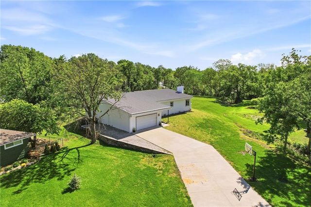15 NE Johnson Street, Lee's Summit, MO 64063