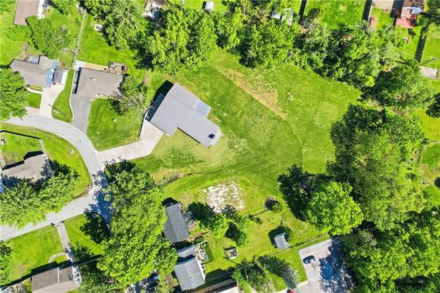 15 NE Johnson Street, Lee's Summit, MO 64063