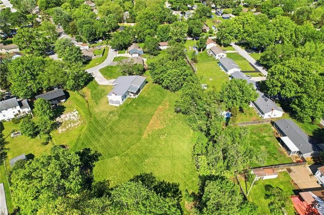 15 NE Johnson Street, Lee's Summit, MO 64063