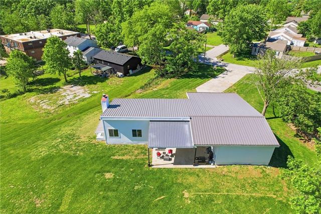 15 NE Johnson Street, Lee's Summit, MO 64063