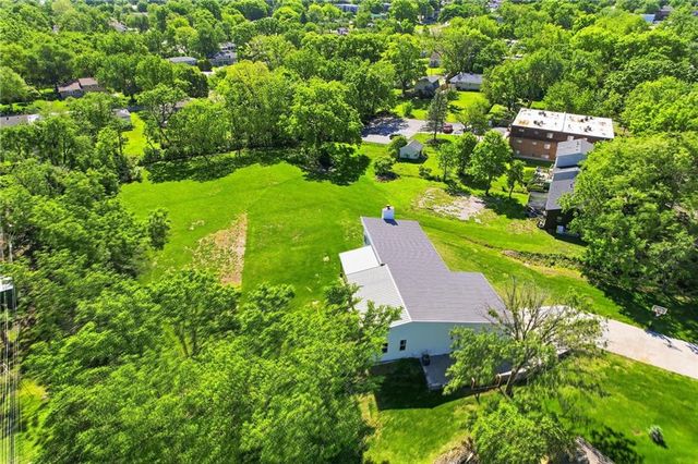 15 NE Johnson Street, Lee's Summit, MO 64063