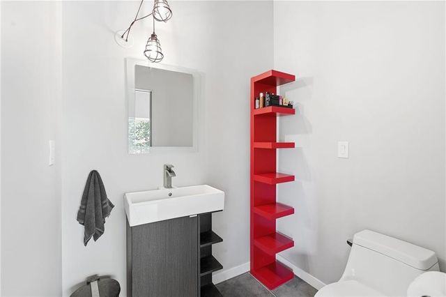 15 NE Johnson Street, Lee's Summit, MO 64063