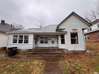 406 S UNIVERSITY Avenue, Carbondale, IL 62901