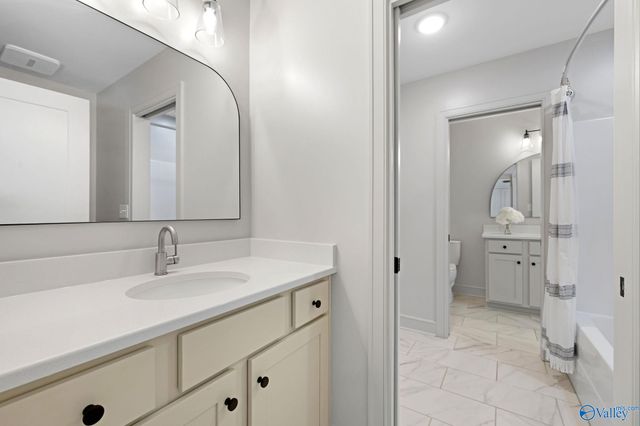 104 Bishop Bend Drive, Huntsville, AL 35806