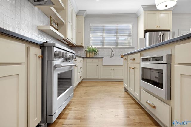 104 Bishop Bend Drive, Huntsville, AL 35806