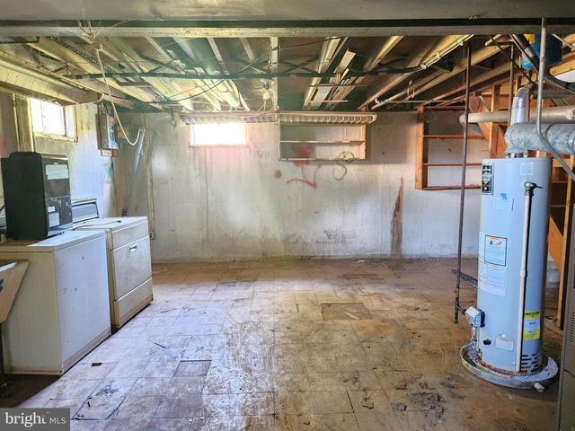 8105 CANDLE LN, Baltimore, MD 21237