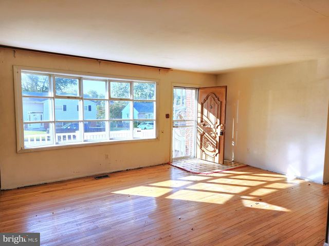 8105 CANDLE LN, Baltimore, MD 21237