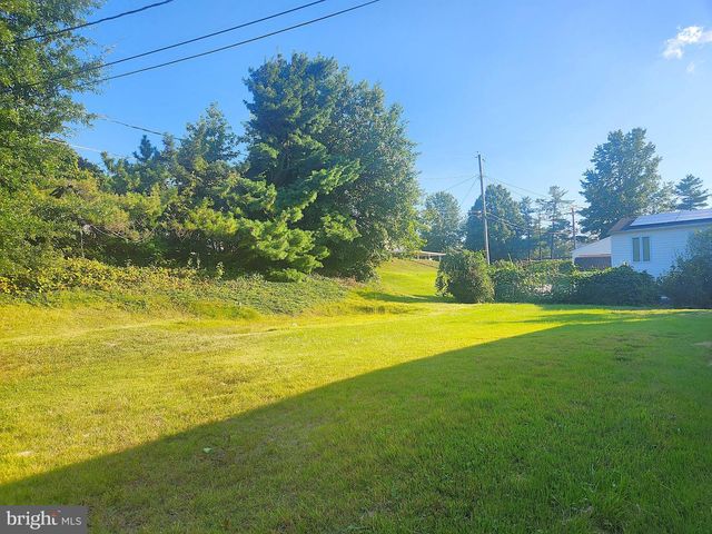 8105 CANDLE LN, Baltimore, MD 21237