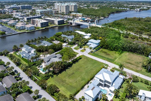 21 Hudson Avenue, Ocean Ridge, FL 33435