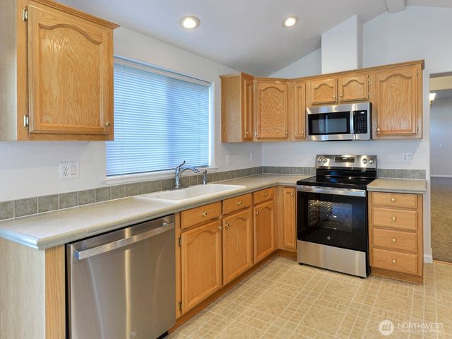 6012 91st Street Ct E, Puyallup, WA 98371