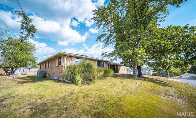 1500 Independence Road, Rolla, MO 65401