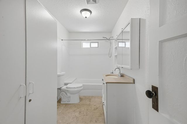 815 kerr, Modesto, CA 95354