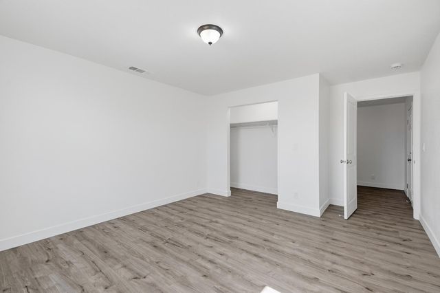 815 kerr, Modesto, CA 95354