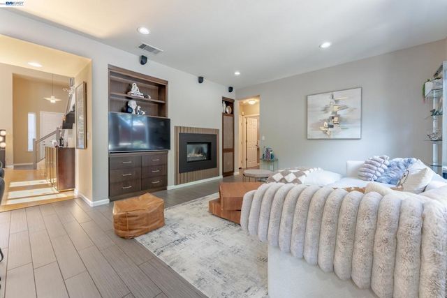 4943 Sequoia Ave, Dublin, CA 94568