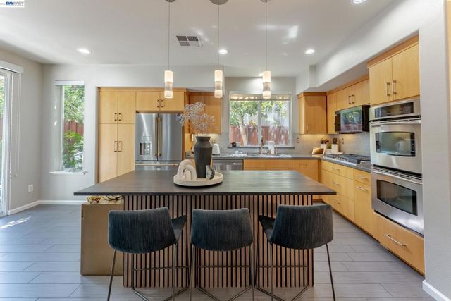 4943 Sequoia Ave, Dublin, CA 94568