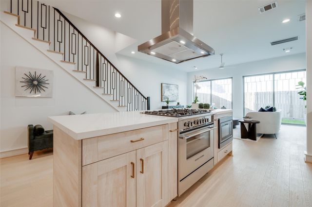 1012 E 26th Street, Houston, TX 77009