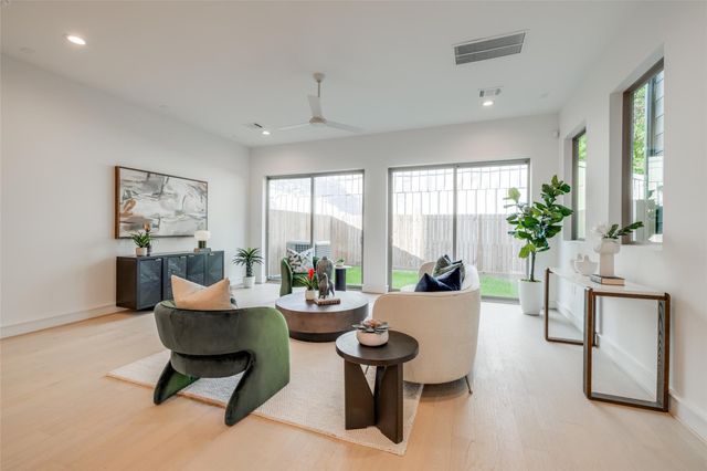 1012 E 26th Street, Houston, TX 77009