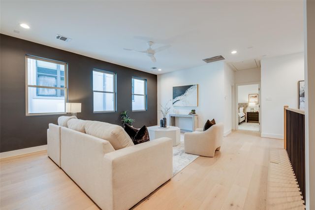 1012 E 26th Street, Houston, TX 77009