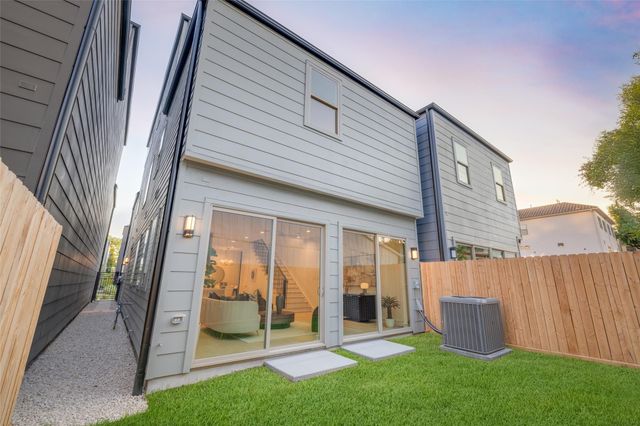 1012 E 26th Street, Houston, TX 77009