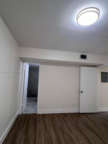 2685 W 66th St 12-20, Hialeah, FL 33016