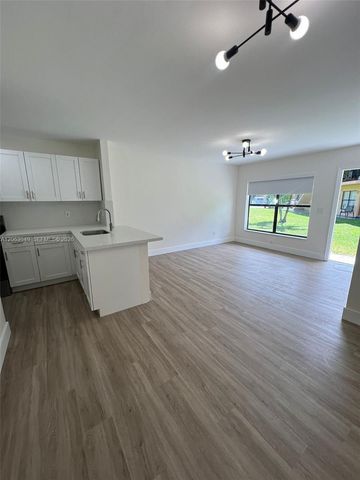2685 W 66th St 12-20, Hialeah, FL 33016